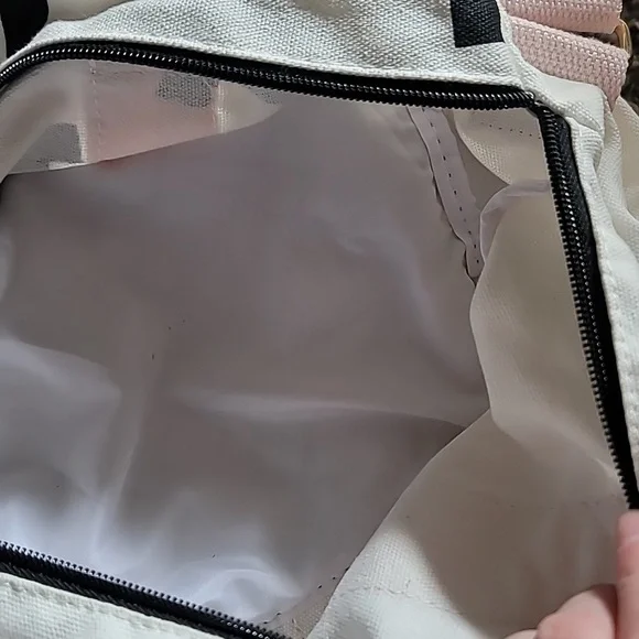 Benefit Cosmetics Duffle Bag EUC - Picture 7 of 7